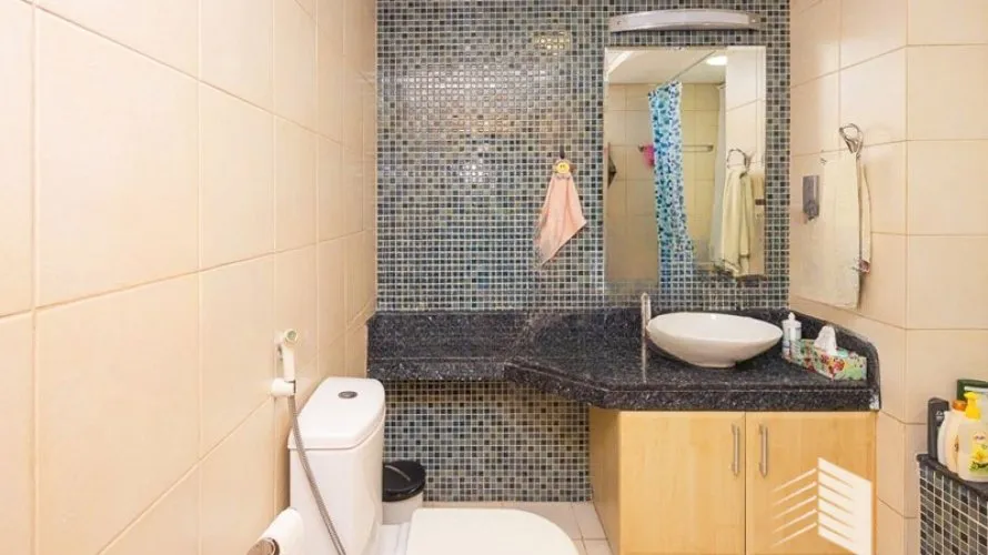 Appartement de 2 chambres à Shoreline Apartments, UAE No. 243 № 7