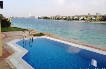 Villa de 4 chambres à Garden Homes, UAE No. 346