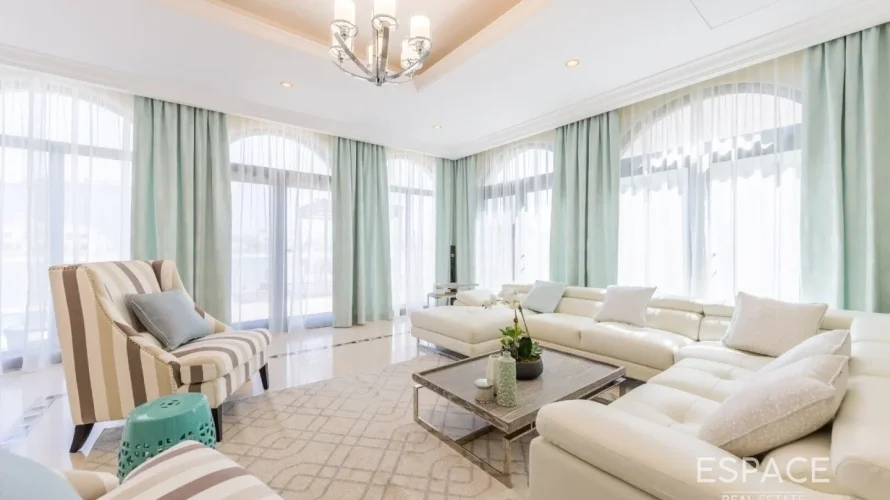 Villa de 4 chambres à Palm Jumeirah, UAE No. 868