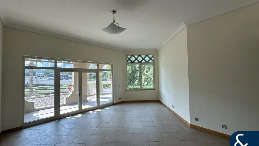 Appartement de 3 chambres à Shoreline Apartments, UAE No. 1206