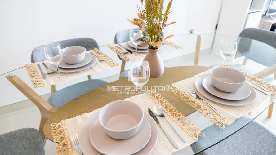 Appartement de 2 chambres à Azure Residences, UAE No. 464 № 3