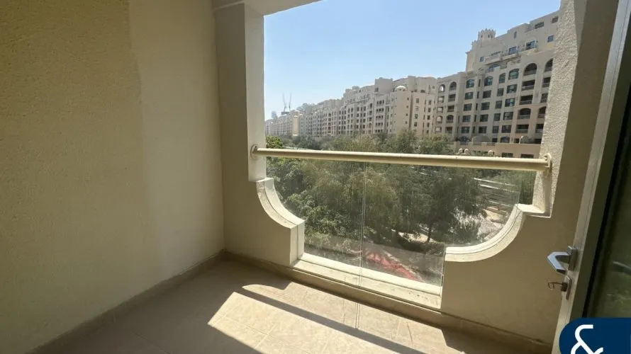 Appartement de 2 chambres à Shoreline Apartments, UAE No. 1355 № 1
