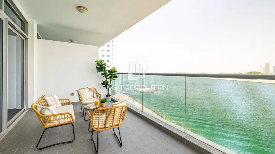 Appartement de 2 chambres à Azure Residences, UAE No. 464 № 12