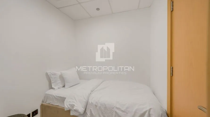 Appartement de 2 chambres à Shoreline Apartments, UAE No. 444 № 8