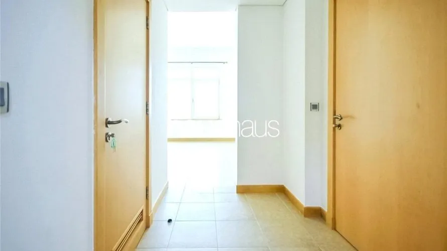 Appartement de 1 chambre à Shoreline Apartments, UAE No. 542 № 1