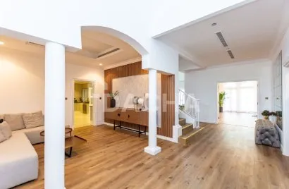 Villa de 4 chambres à Canal Cove Villas, UAE No. 1555