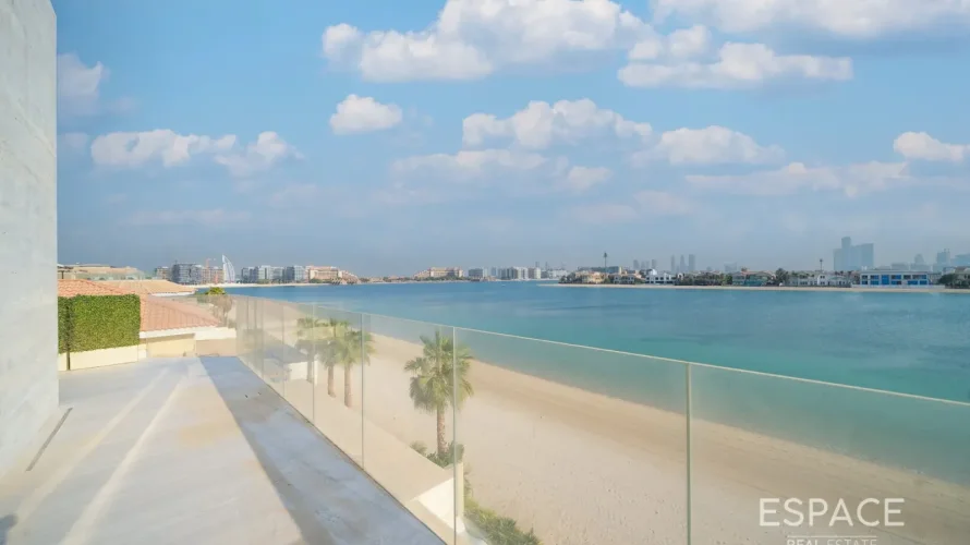 Villa de 5 chambres à Palm Jumeirah, UAE No. 2048 № 1