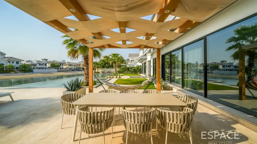 Villa de 5 chambres à Palm Jumeirah, UAE No. 2051