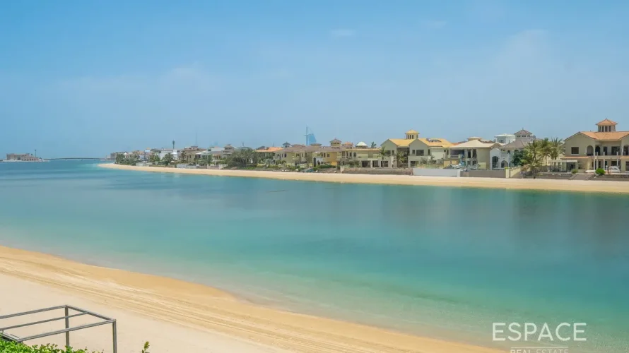 Villa de 4 chambres à Palm Jumeirah, UAE No. 2055