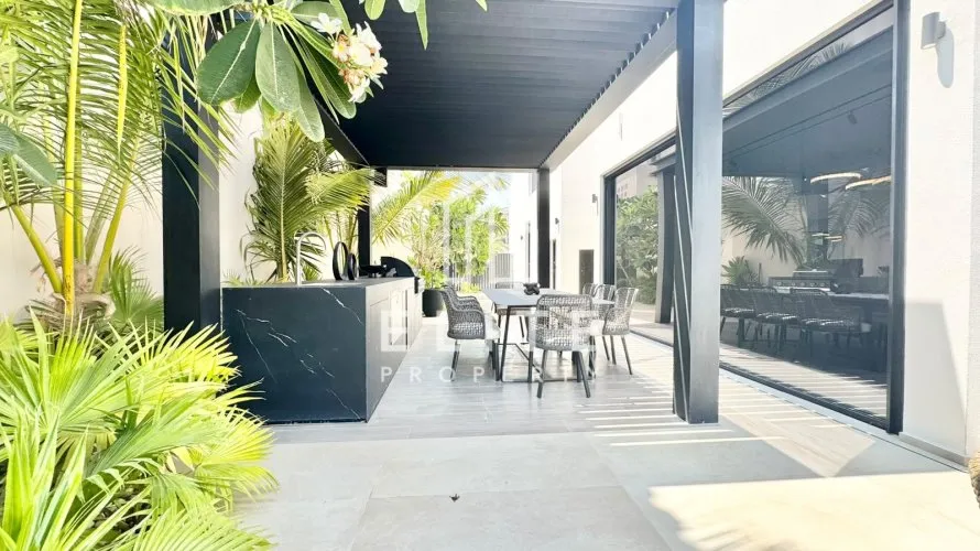 Villa de 5 chambres à Garden Homes, UAE No. 1981