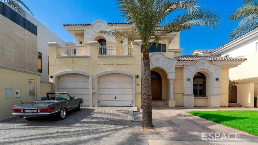 Villa de 4 chambres à Palm Jumeirah, UAE No. 2040