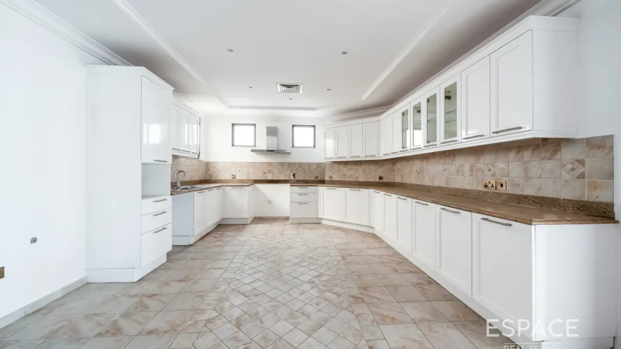 Villa de 4 chambres à Palm Jumeirah, UAE No. 2040 № 13
