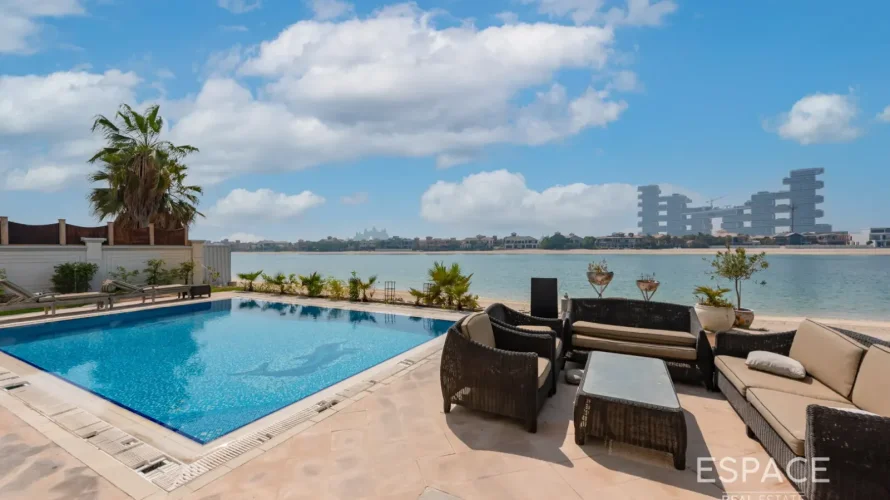 Villa de 6 chambres à Palm Jumeirah, UAE No. 2041 № 1