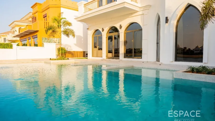 Villa de 5 chambres à Palm Jumeirah, UAE No. 2049 № 1