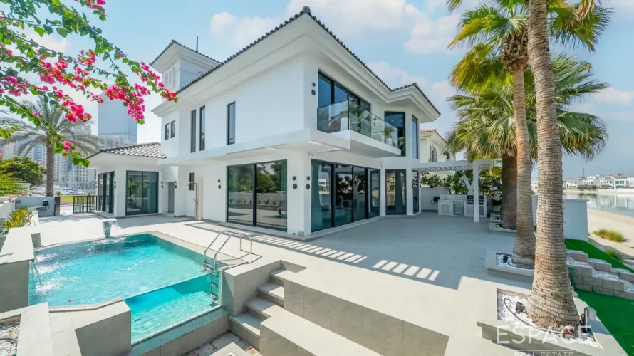 Villa de 4 chambres à Palm Jumeirah, UAE No. 2050