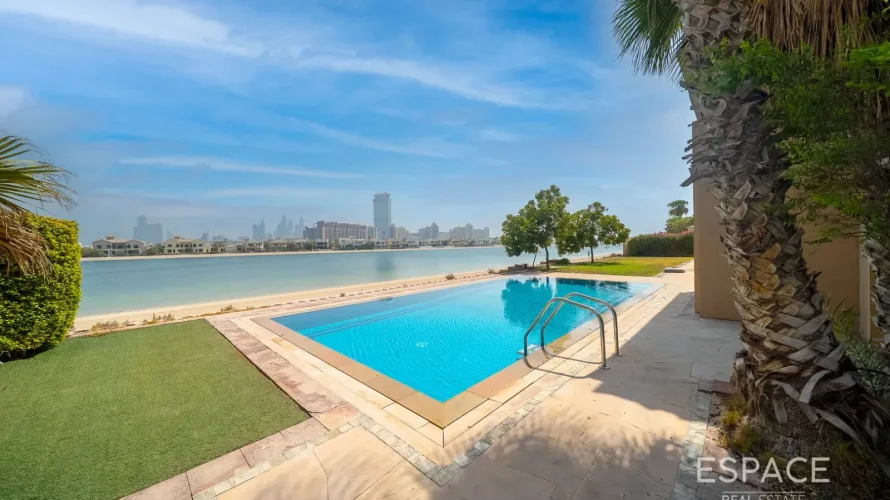 Villa de 6 chambres à Palm Jumeirah, UAE No. 2033 № 1