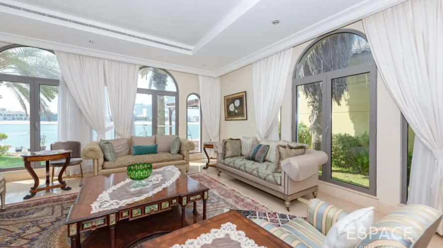 Villa de 6 chambres à Palm Jumeirah, UAE No. 2041 № 15
