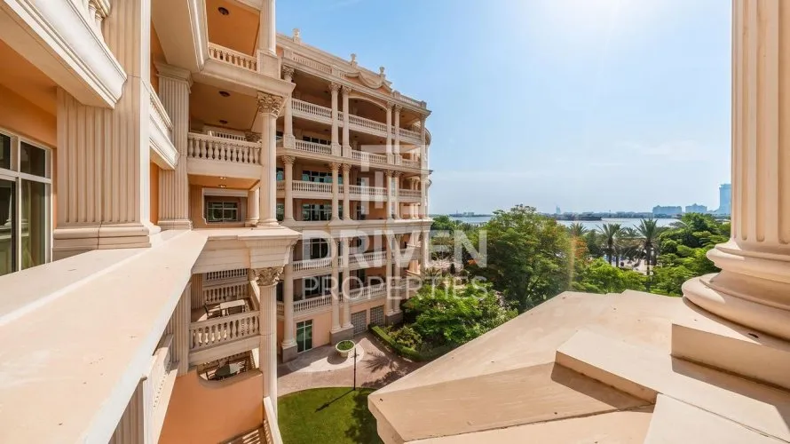 Appartement de 3 chambres à The Crescent, UAE No. 2108