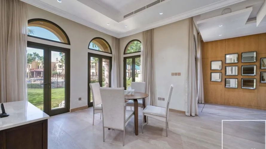 Villa de 3 chambres à Canal Cove Villas, UAE No. 2814