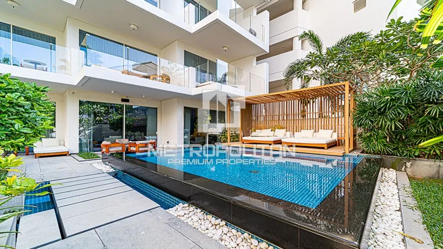 Квартира с 2 спальнями в  FIVE Palm Jumeirah, Пальма Джумейра, Дубай, ОАЭ №245 № 1