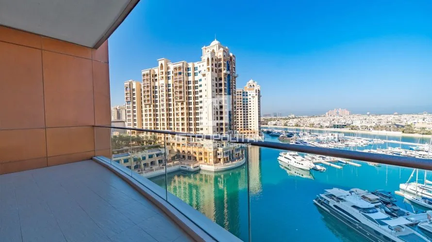 Квартира с 3 спальнями в  Tiara Residences, Пальма Джумейра, Дубай, ОАЭ №1025 № 1