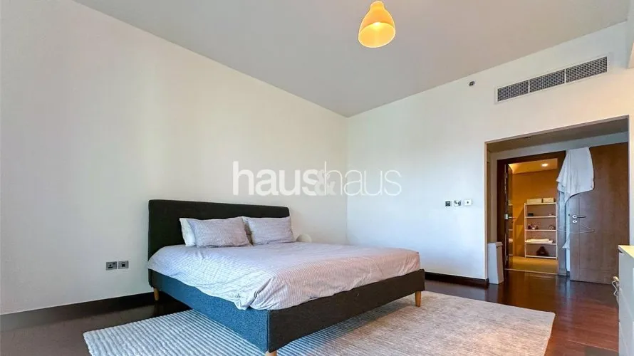 Квартира с 2 спальнями в  Marina Residences, Пальма Джумейра, Дубай, ОАЭ №590 № 3