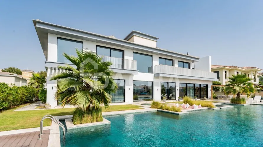 Вилла с 6 спальнями в  Signature Villas, Пальма Джумейра, Дубай, ОАЭ №1538 № 1