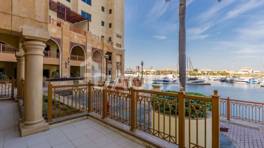 Квартира с 2 спальнями в Marina Residences, Пальма Джумейра, Дубай, ОАЭ №2564