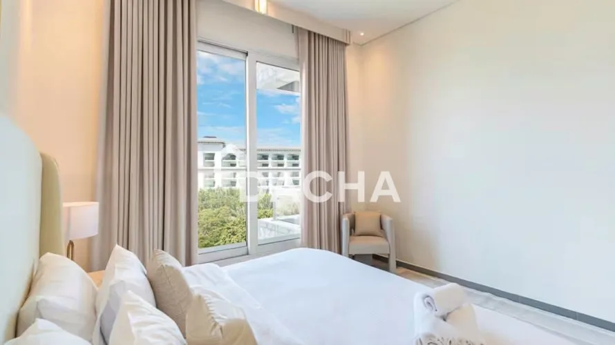 Квартира с 3 спальнями в The Crescent, Пальма Джумейра, Дубай, ОАЭ №2560 № 1