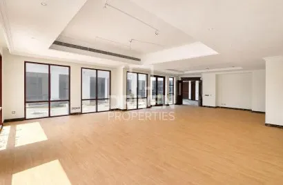 Вилла с 5 спальнями в Signature Villas, Пальма Джумейра, Дубай, ОАЭ №2752