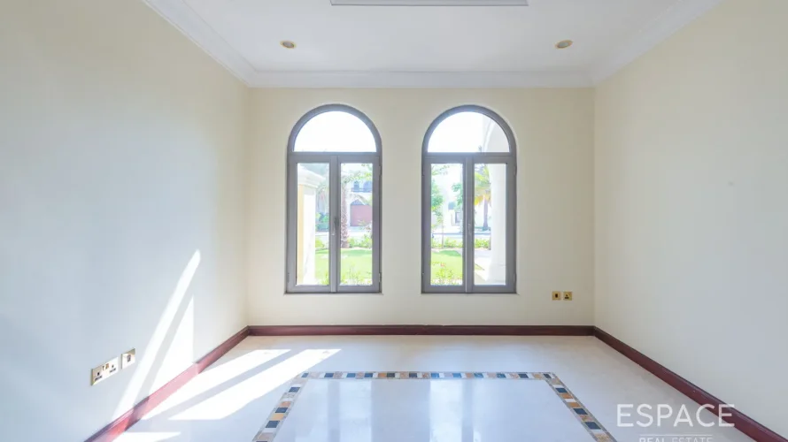 4 bedrooms villa for sale , Palm Jumeirah, Dubai, UAE No. 928