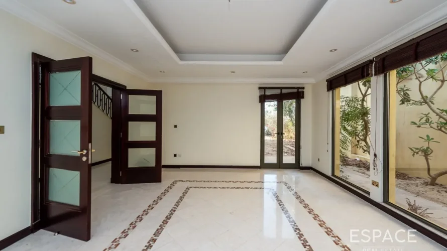 4 bedrooms villa for sale , Palm Jumeirah, Dubai, UAE No. 871 № 3