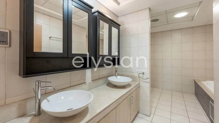 2 bedrooms apartment for sale , Shoreline Apartments, Palm Jumeirah, Dubai, UAE No. 505