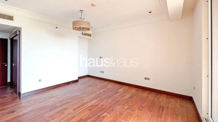 2 bedrooms apartment for sale , Palm Jumeirah, Dubai, UAE No. 566