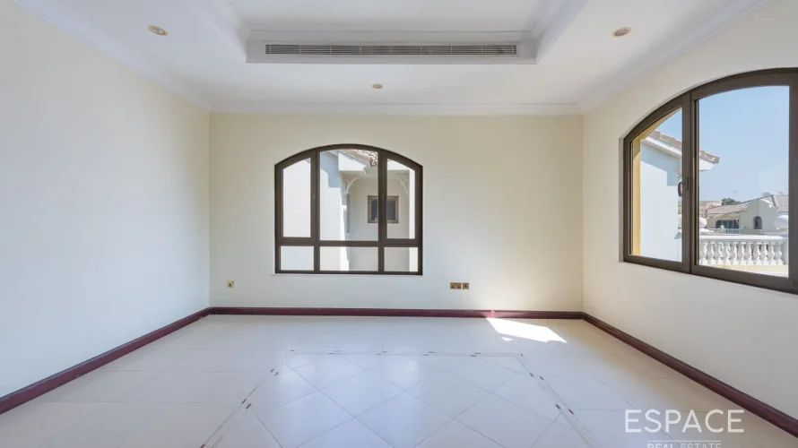 4 bedrooms villa for sale , Palm Jumeirah, Dubai, UAE No. 928 № 13