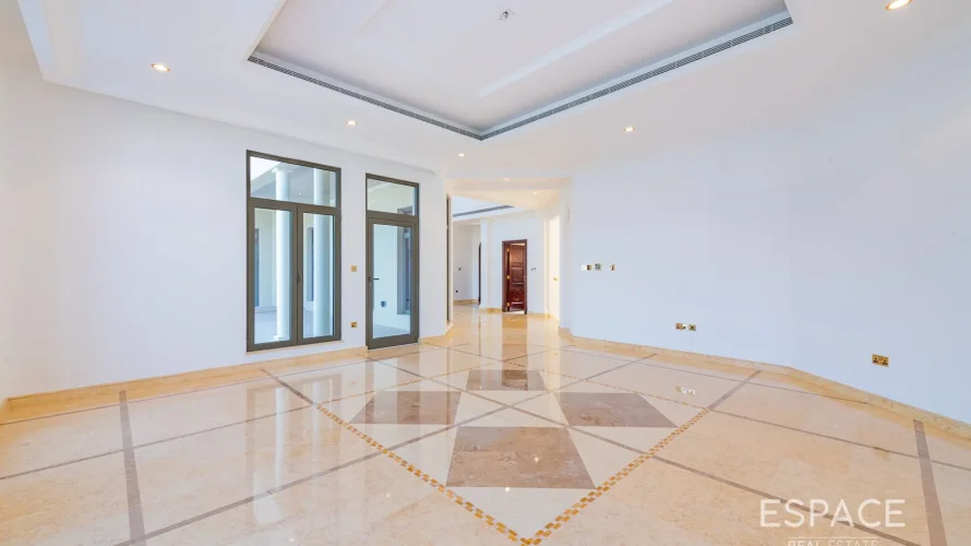 6 bedrooms villa for sale , Palm Jumeirah, Dubai, UAE No. 880 № 4