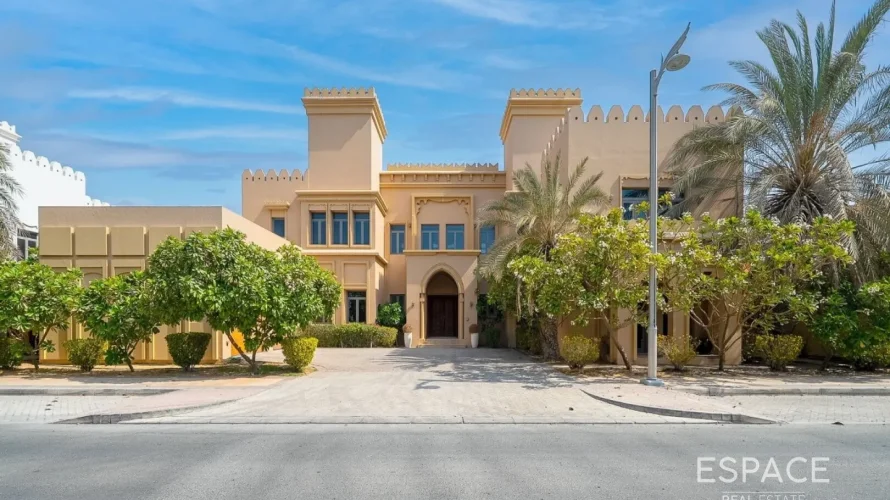 6 bedrooms villa for sale , Palm Jumeirah, Dubai, UAE No. 881 № 16