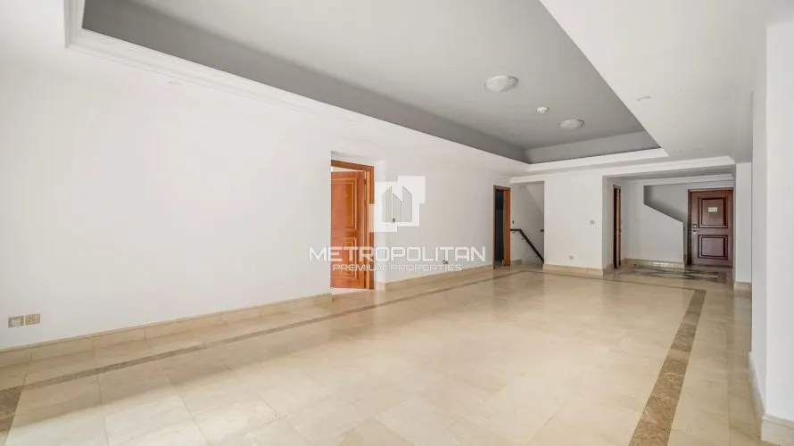 3 bedrooms townhouse for sale , Palm Jumeirah, Dubai, UAE No. 454