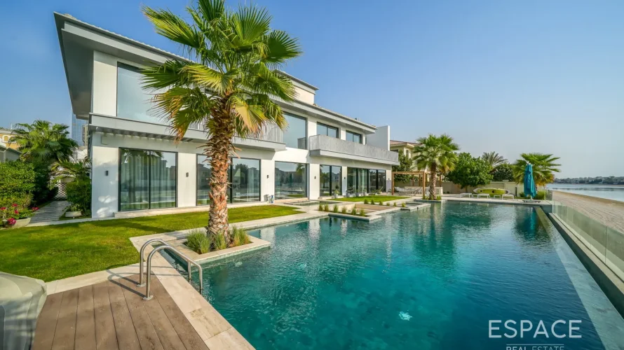 6 bedrooms villa for sale , Palm Jumeirah, Dubai, UAE No. 932