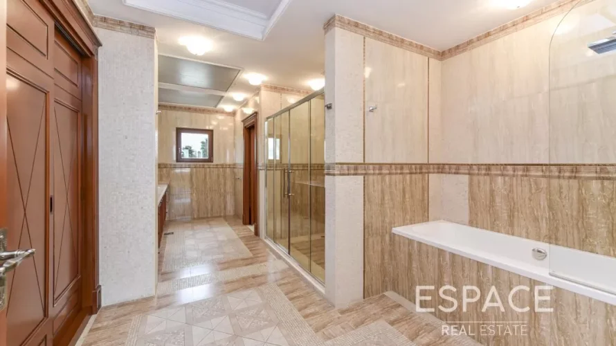 6 bedrooms villa for sale , Palm Jumeirah, Dubai, UAE No. 893 № 18