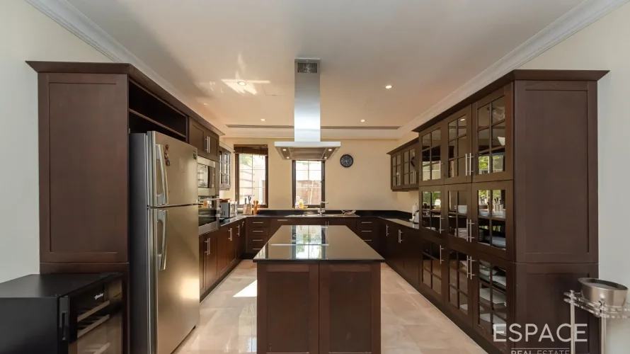 4 bedrooms villa for sale , Palm Jumeirah, Dubai, UAE No. 870 № 4