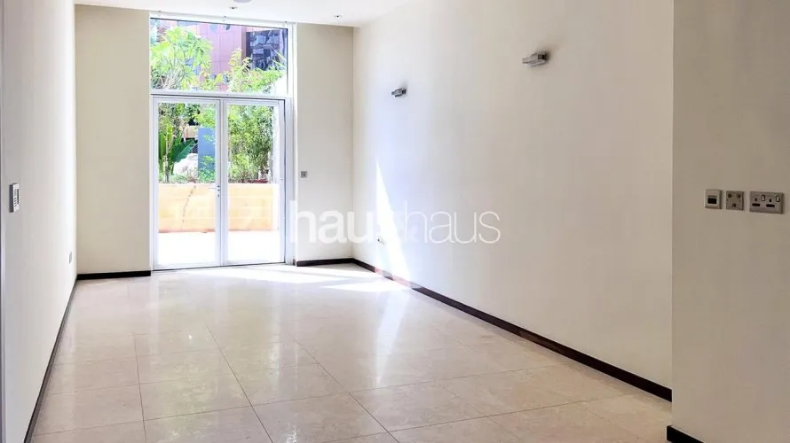 1 bedroom apartment for sale , Palm Jumeirah, Dubai, UAE No. 583 № 2