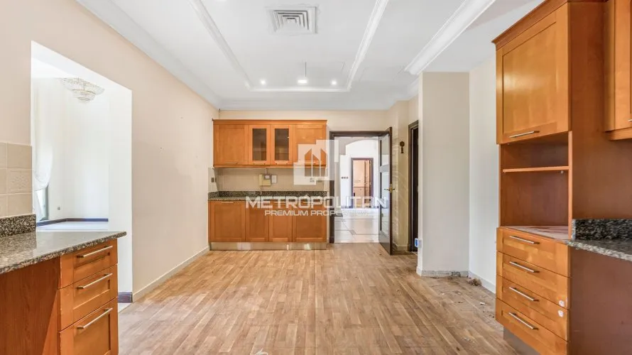 4 bedrooms villa for sale , Palm Jumeirah, Dubai, UAE No. 977 № 10