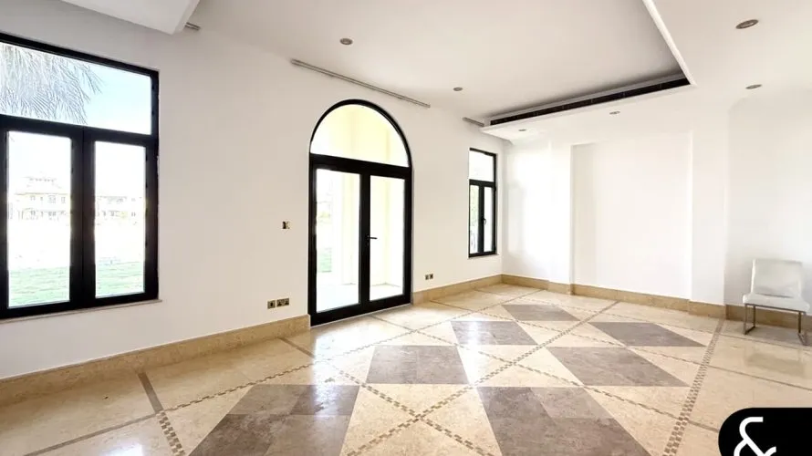 6 bedrooms villa for sale , Signature Villas, Palm Jumeirah, Dubai, UAE No. 1051 № 1