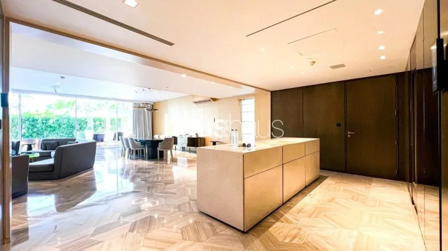 5 bedrooms villa for sale , FIVE Palm Jumeirah, Palm Jumeirah, Dubai, UAE No. 601 № 4