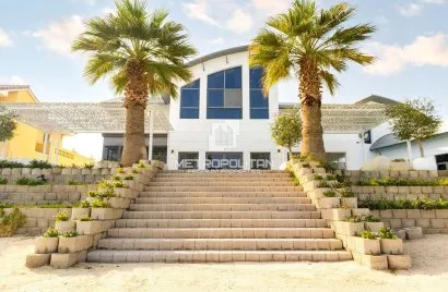 6 bedrooms villa for sale , Signature Villas, Palm Jumeirah, Dubai, UAE No. 969