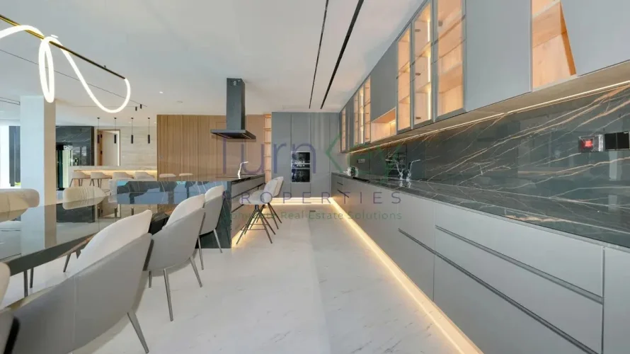 6 bedrooms villa for sale , Palm Jumeirah, Dubai, UAE No. 1089 № 2