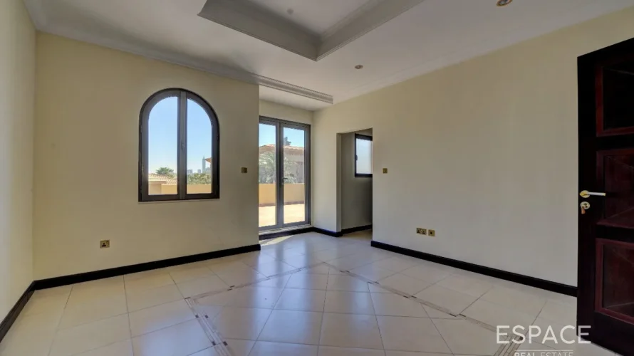 5 bedrooms villa for sale , Palm Jumeirah, Dubai, UAE No. 864 № 2