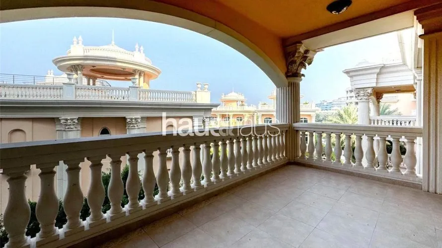 2 bedrooms apartment for sale , The Crescent, Palm Jumeirah, Dubai, UAE No. 554 № 9