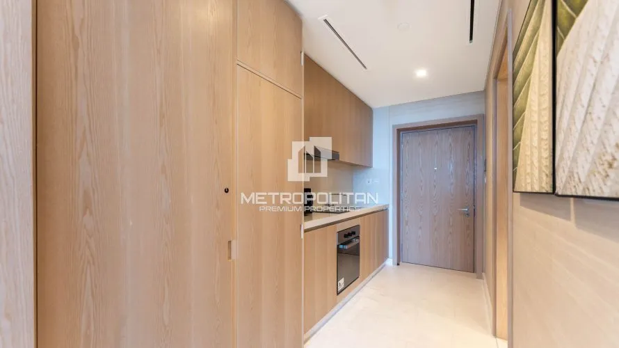 49m² apartment for sale , The Palm Tower, Palm Jumeirah, Dubai, UAE No. 1012 № 3